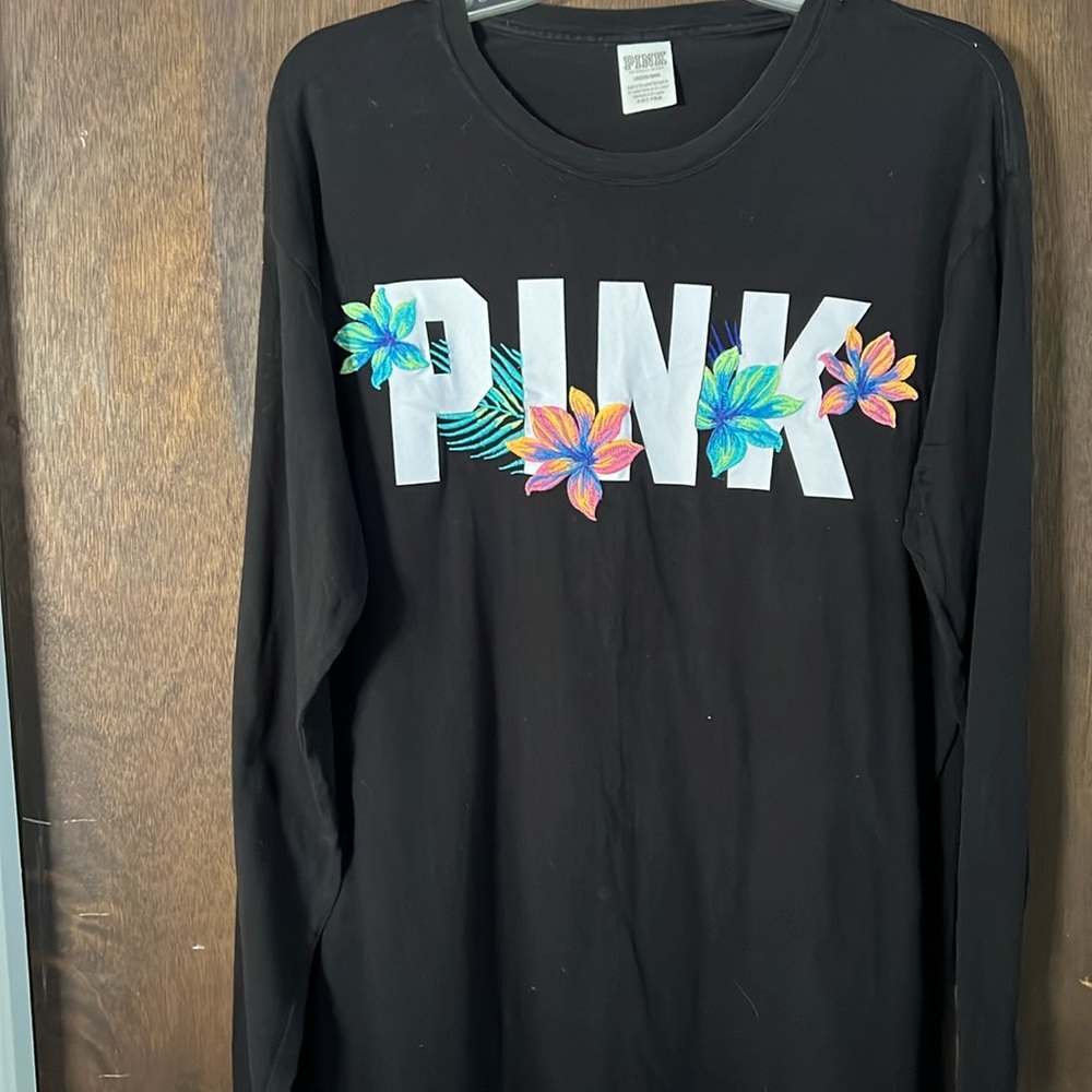Ladies Pint shirt. Size Large. Excellent condition.